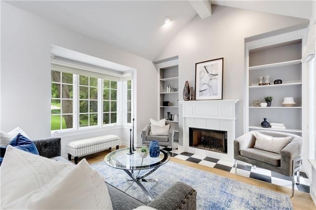 formal living with reading nook.  window offers Hu