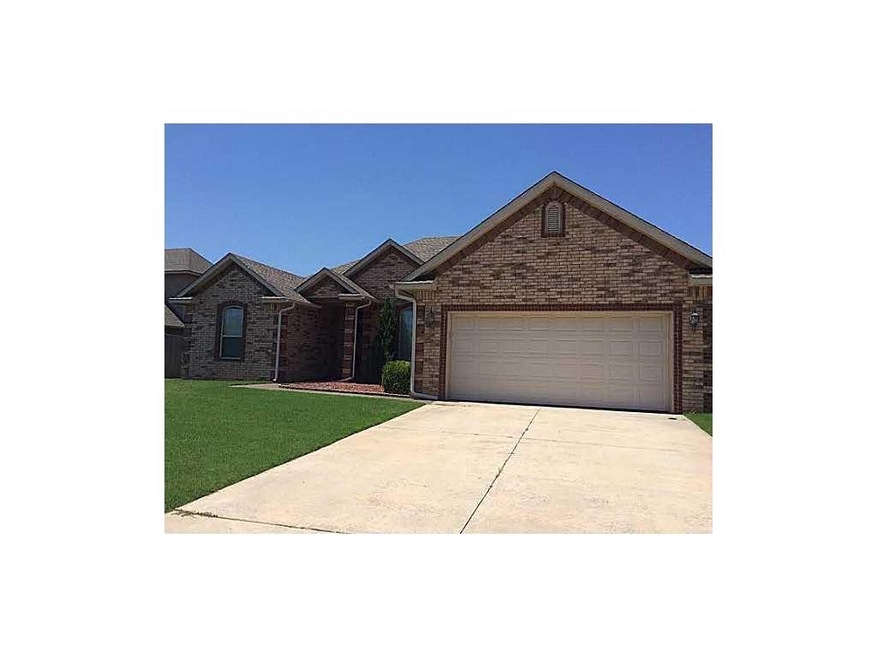 609 Kelsi Dr, Moore, OK 73160 - photo 1