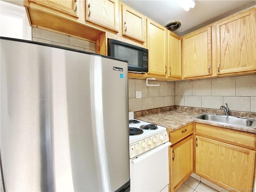 25 Maple St unit 8, Norwalk, CT 06850 - photo 1