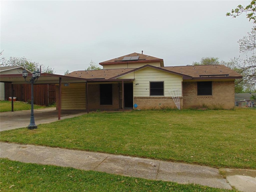 1211 Athens Dr, Mesquite, TX 75149 - photo 1