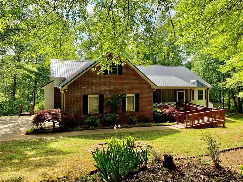 521 Oak Ridge Dr, Maysville, GA 30558 - photo 1