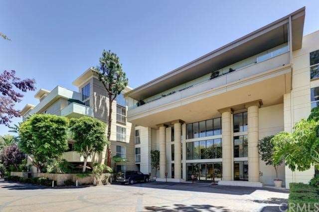 Encino Park West Exterior