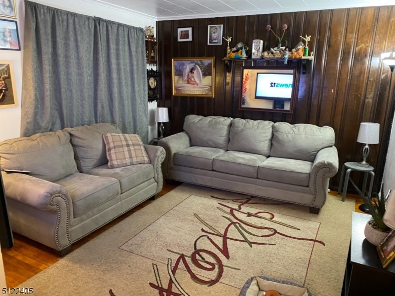 639 Mola Blvd, Elmwood Park, NJ 07407 - photo 1