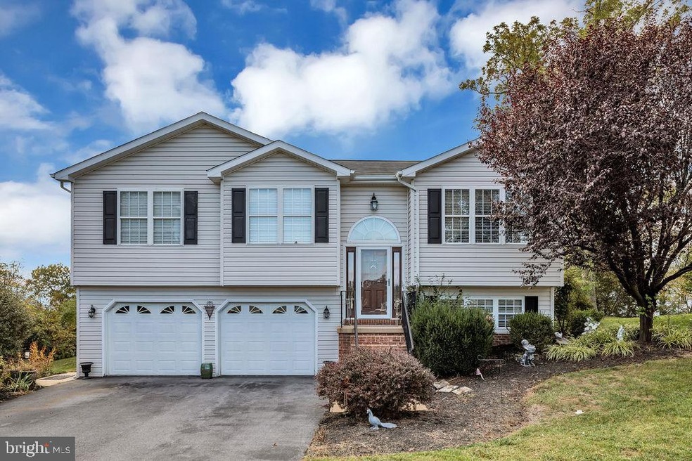 907 Devine Dr, Strasburg, VA 22657 - photo 1