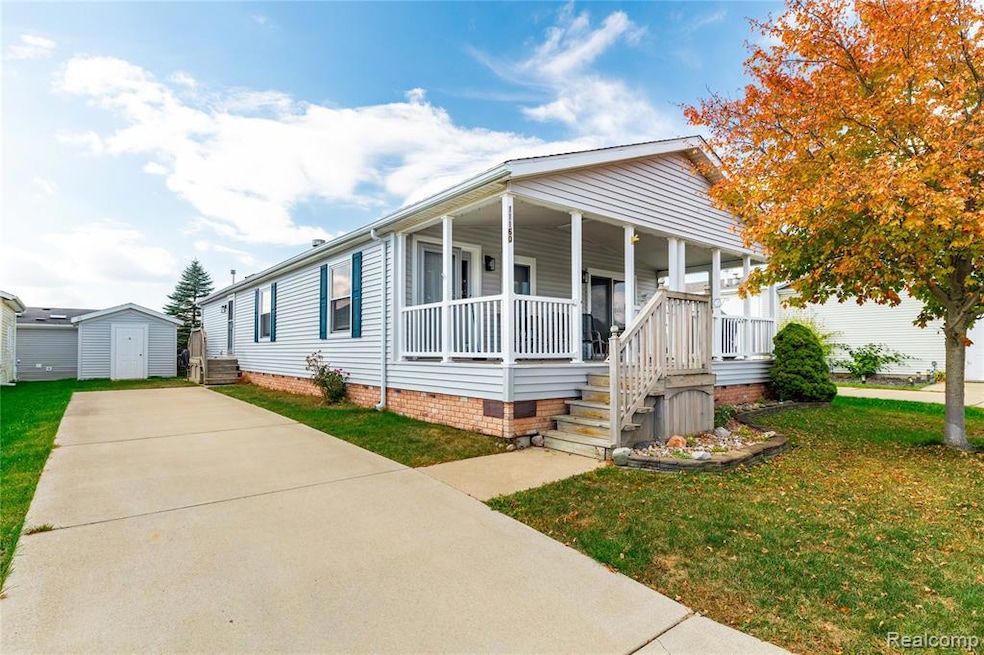 11160 Chestnut Run Ct, South Lyon, MI 48178 - photo 1