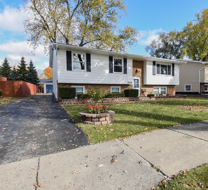 2918 Carriage Ln, Waukegan, IL 60085 - photo 1