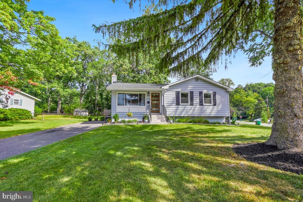 220 Hutton St, Gaithersburg, MD 20877 - photo 1