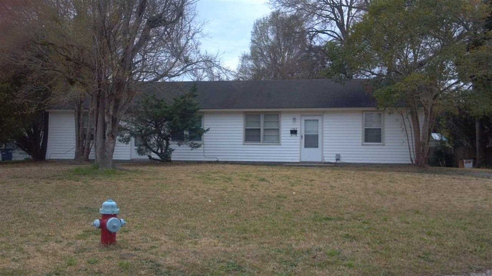 1247 Davis St, Jacksonville, NC 28540 - photo 1