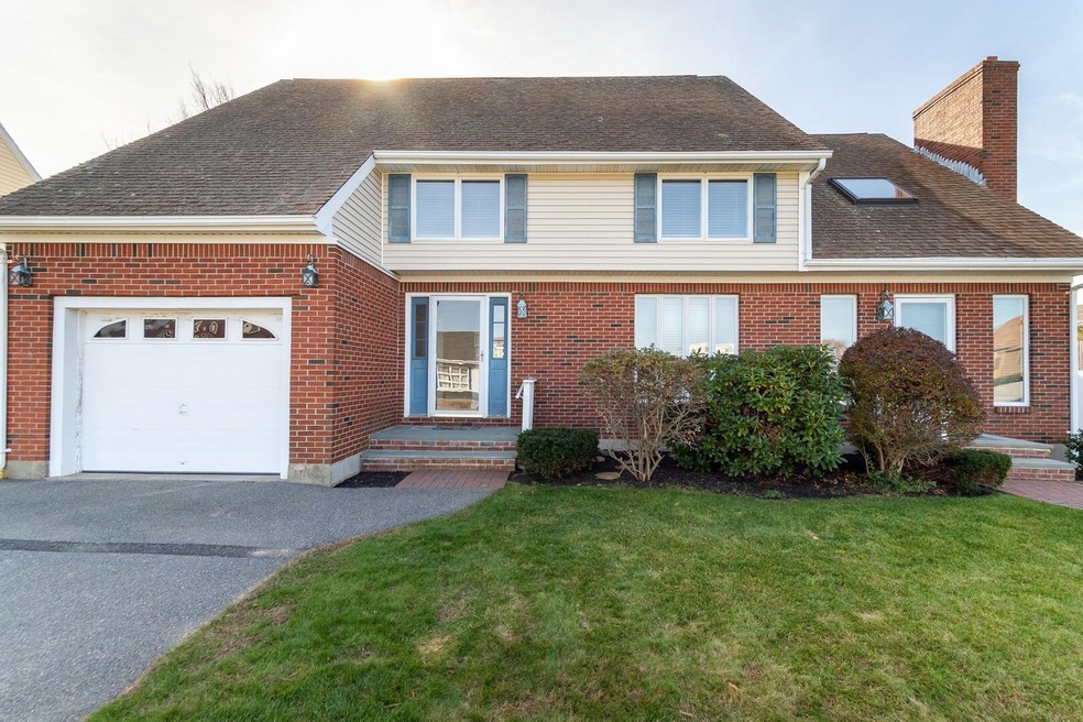 7 Lowell St, Seabrook, NH 03874 - photo 1