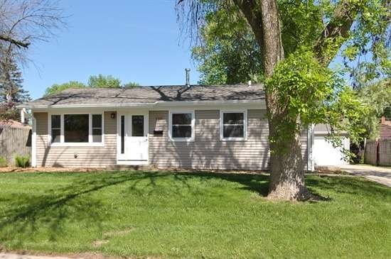 137 Pecos Cir, Carpentersville, IL 60110 - photo 1