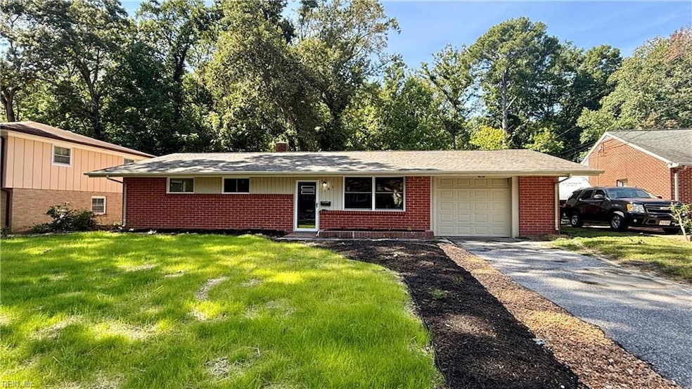 107 Hermitage Rd, Newport News, VA 23606 - photo 1