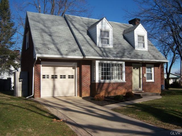 441 Robin Rd, Allentown, PA 18104 - photo 1