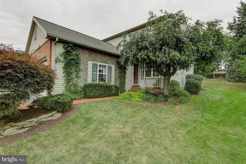 261 W Fulton St, New Holland, PA 17557 - photo 1