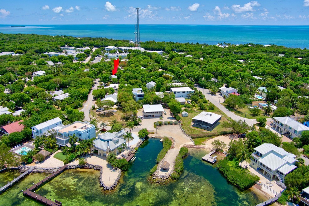 close to bayfront homeowners park