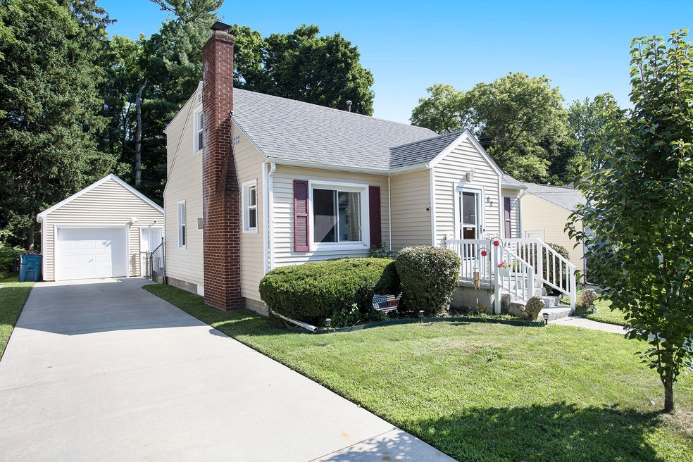 82 Burr Street-41