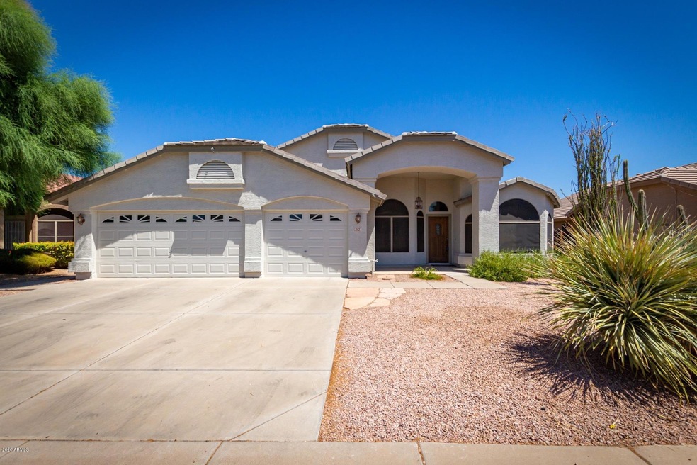 3 car garage!