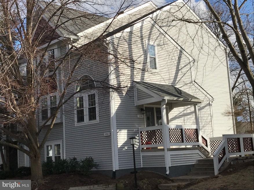 12944 Grays Pointe Rd unit C, Fairfax, VA 22033 - photo 1