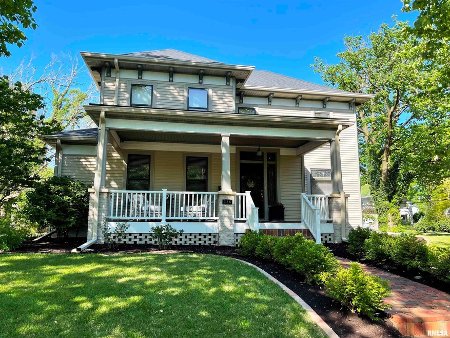 326 Pekin St, Lincoln, IL 62656 - photo 1