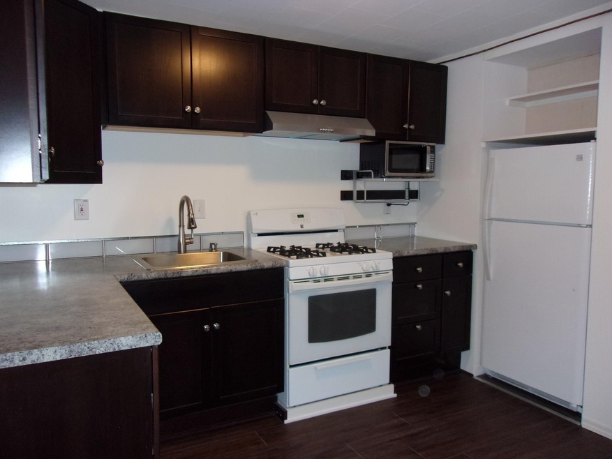 90 Elm St, Newport, VT 05855 - photo 1