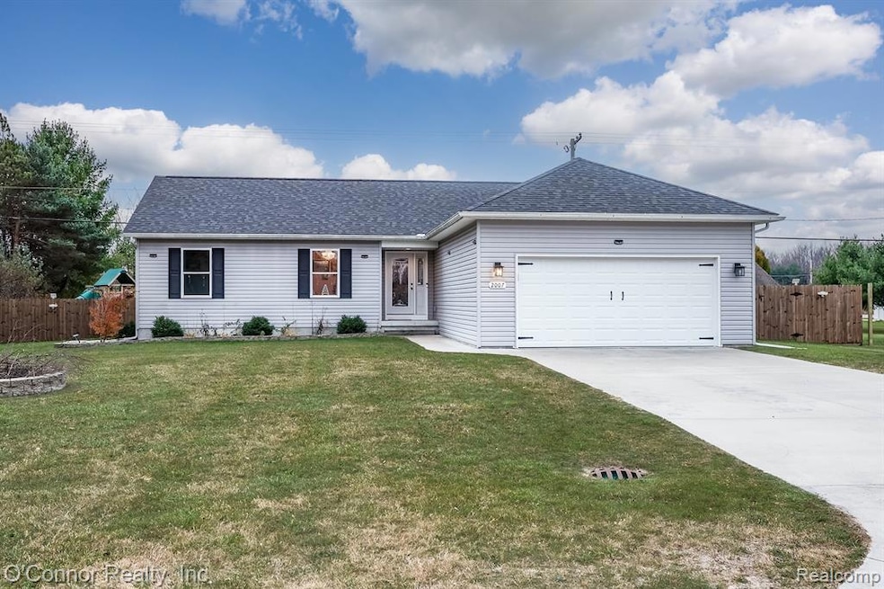 2007 Edward Ln E, Kimball, MI 48074 - photo 1