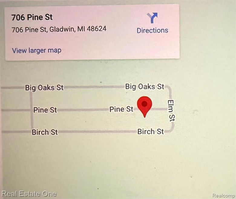 706 Pine St, Gladwin, MI 48624 - photo 1