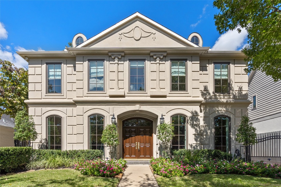 Welcome to 3716 Jardin in prestigious Southside Pl