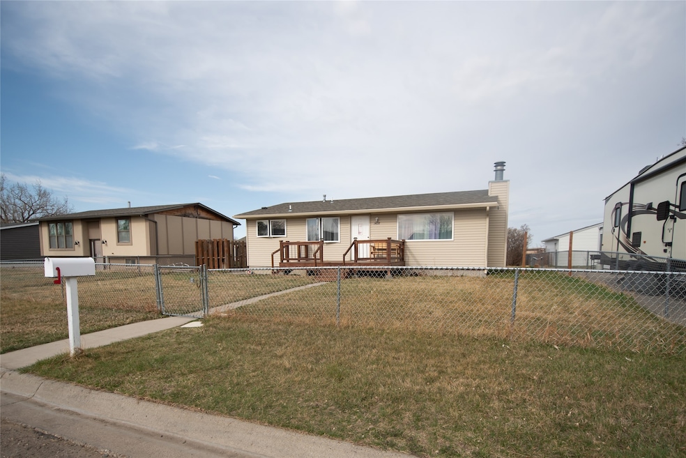 1428 Wilson Ave, Havre, MT 59501 - photo 1