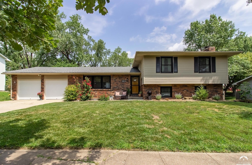 3212 W 22nd Terrace, Lawrence, KS 66047 MLS LBR159378