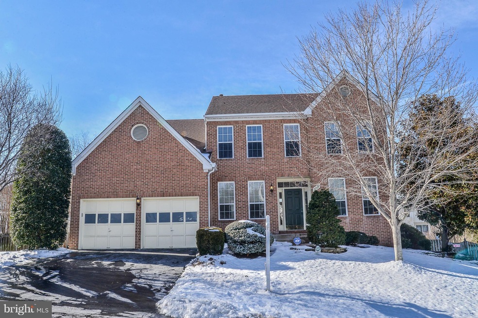 7704 Cumbertree Ct, Springfield, VA 22153 - photo 1