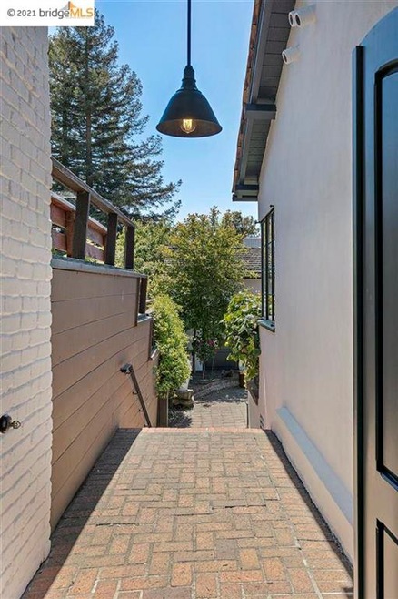 870 Grizzly Peak Blvd, Berkeley, CA 94708 - photo 1