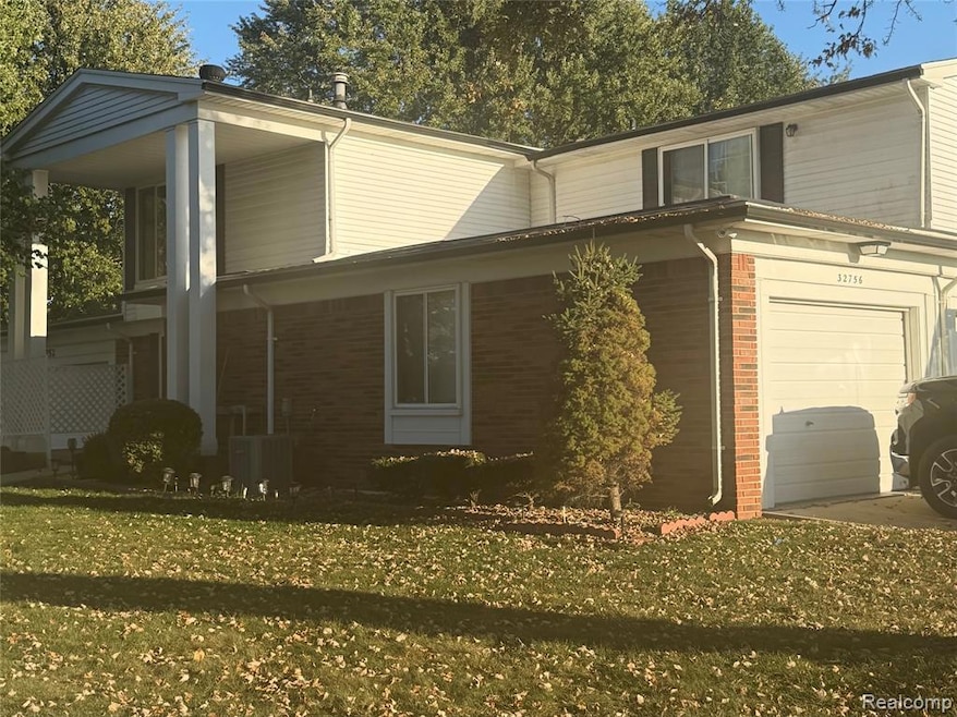 32756 Barclay Square, Warren, MI 48093 - photo 1