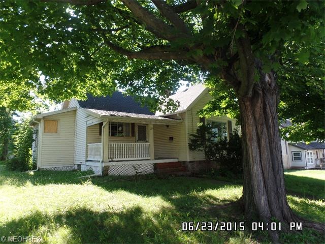 117 Center St, Struthers, OH 44471 - photo 1