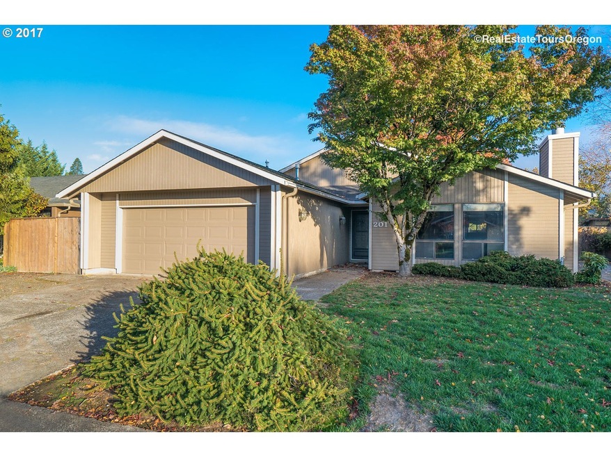 201 Pinehurst Dr, Newberg, OR 97132 - photo 1