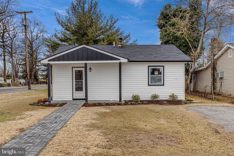 1516 Wilson Point Rd, Middle River, MD 21220 - photo 1