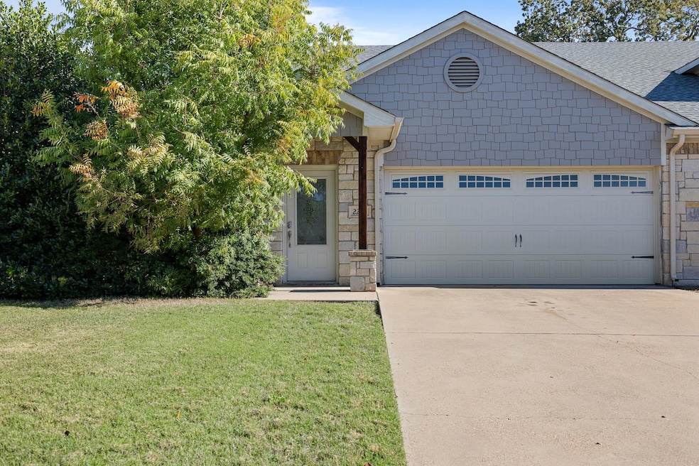 2226 Cobblestone Ct, Granbury, TX 76049 - photo 1