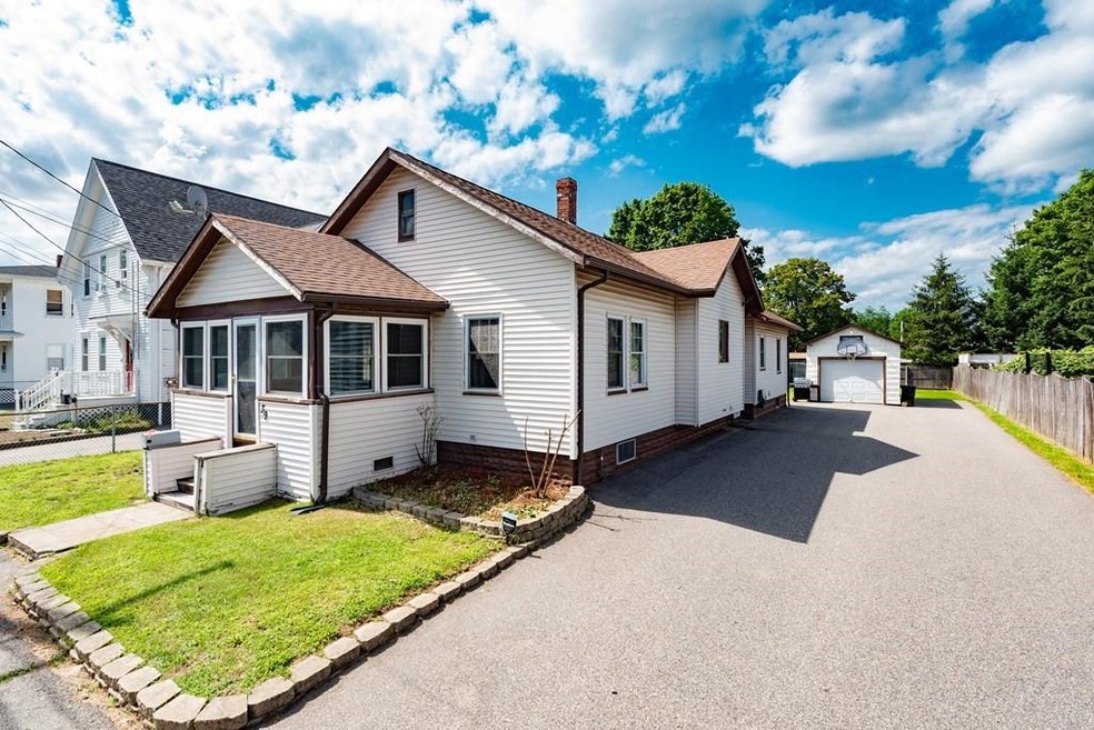 39 Whittenton St, Taunton, MA 02780 - photo 1