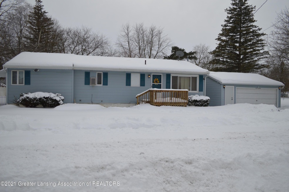 617 W Northrup St, Lansing, MI 48911 - photo 1