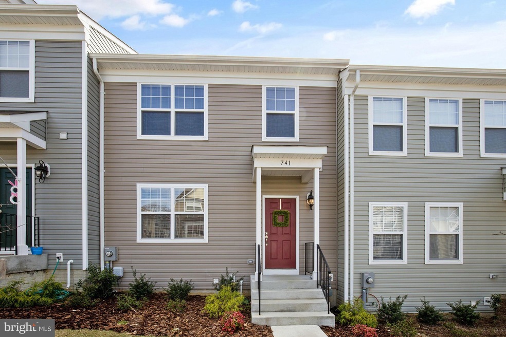 741 Pin Oak Ln, Prince Frederick, MD 20678 - photo 1