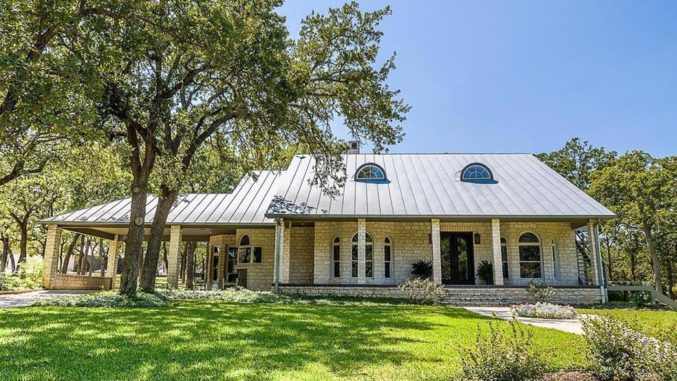 434 Southwoods Dr, Fredericksburg, TX 78624 - photo 1