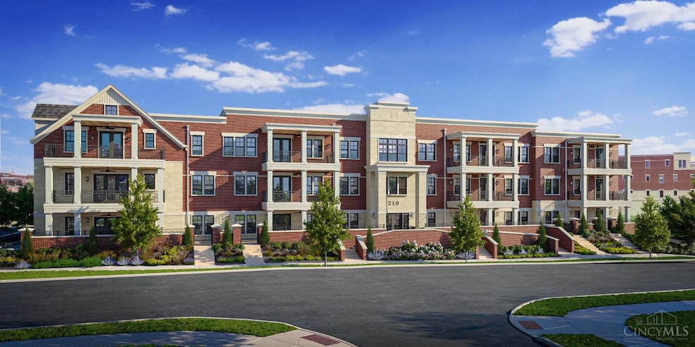 210 Vintage Club Dr, Montgomery, OH 45249 - photo 1