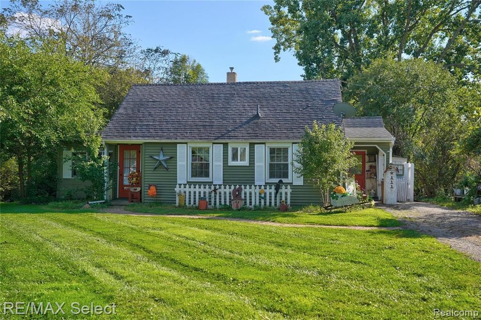 6263 Calkins Rd, Flint, MI 48532 - photo 1