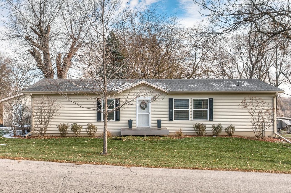 mls 301 S 2nd Ave 01