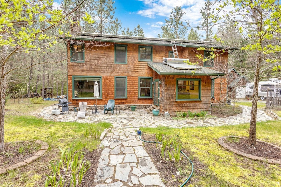 364 Bonnie Ln, Grants Pass, OR 97527 - photo 1