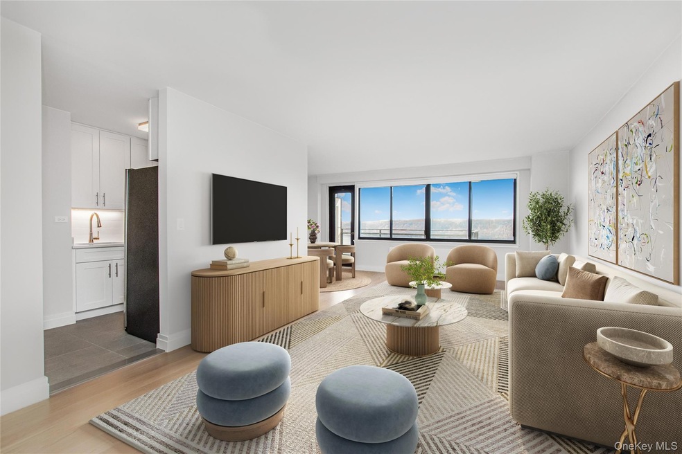 Manor Towers unit 14B, Bronx, NY 10463 - photo 1