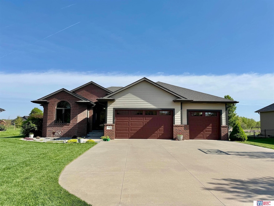 Pending $689,000