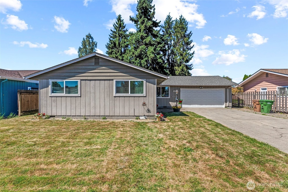 3226 Maple St, Longview, WA 98632 - photo 1