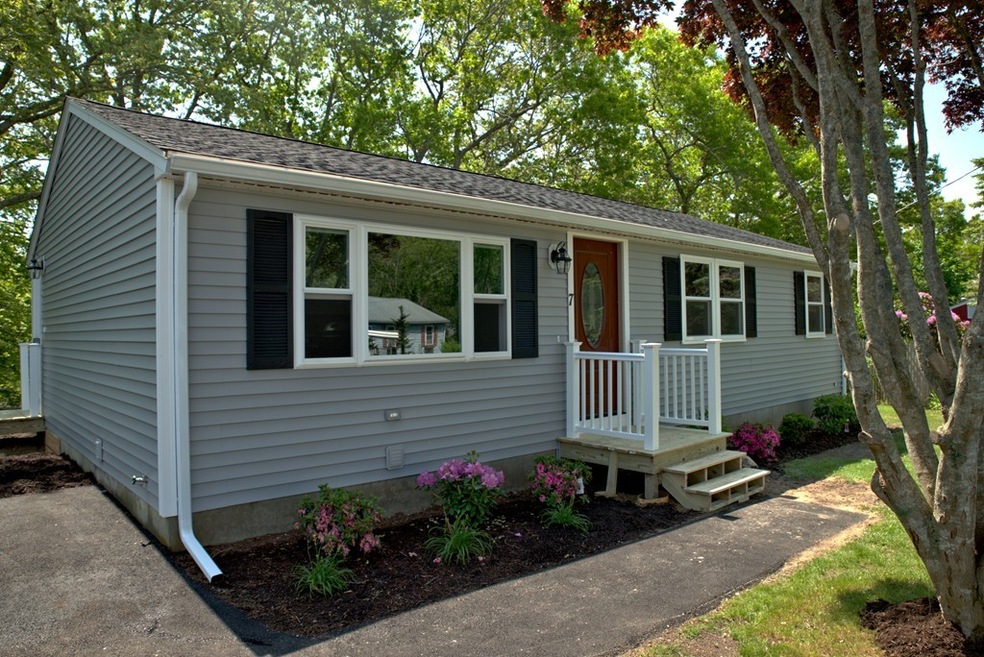 7 Kennedy Pkwy, Plymouth, MA 02360 - photo 1