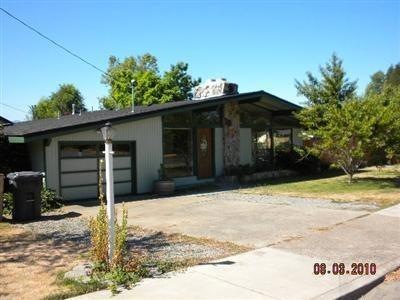 255 NE Savage St, Grants Pass, OR 97526 - photo 1