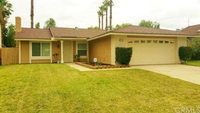 Beautiful 3 bedroom 2 bath landscaped home with ne