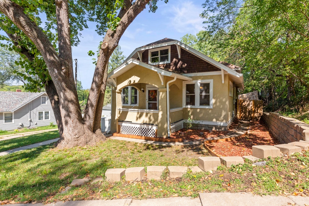 400 McGee Ave, Council Bluffs, IA 51503 - photo 1